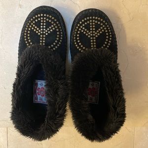 Lucky Brand suede slippers